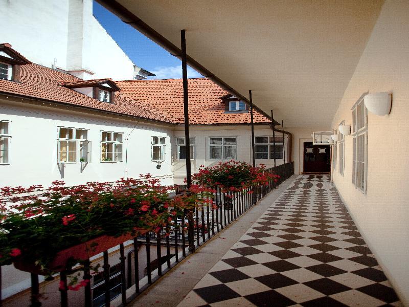 Little Town Budget Hotel 3*