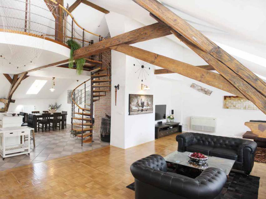 Apartment Attic Hastalska Prague