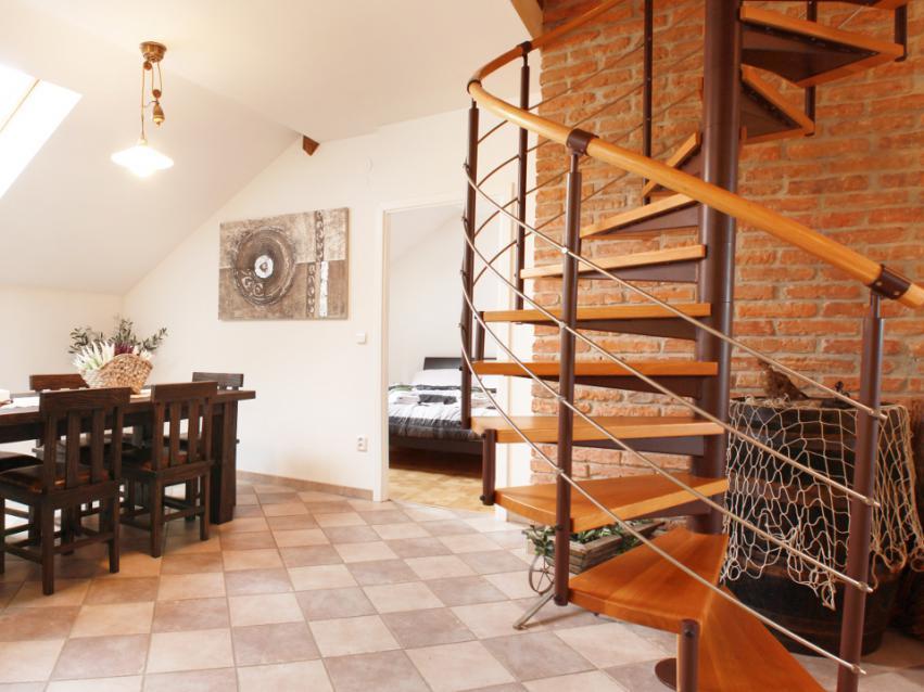 Attic Hastalska