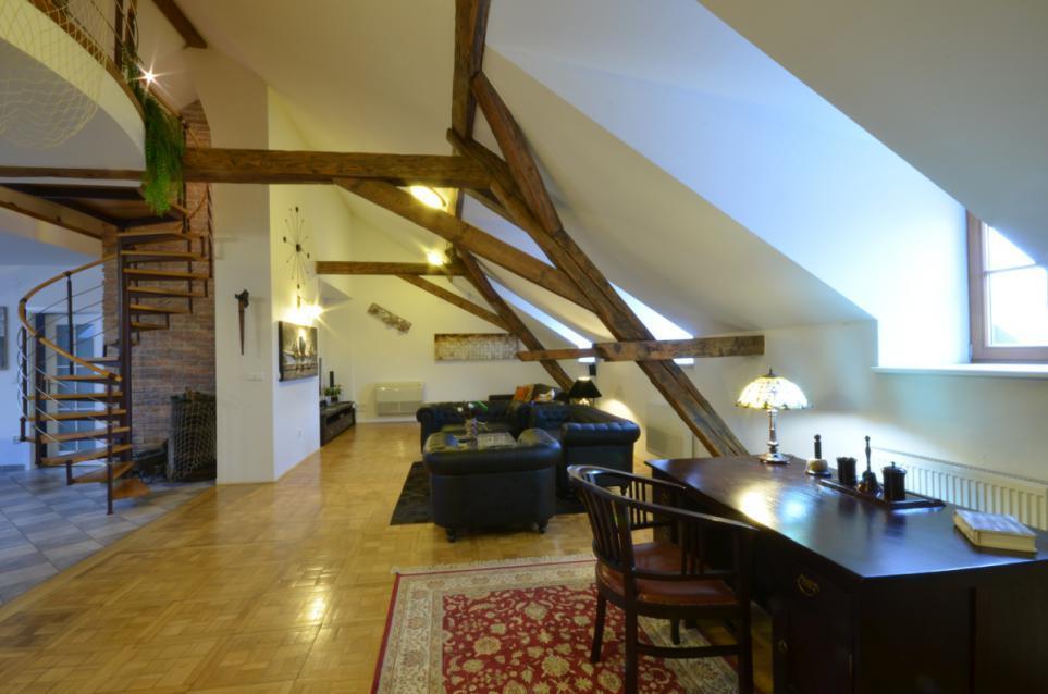Apartment Attic Hastalska Prague