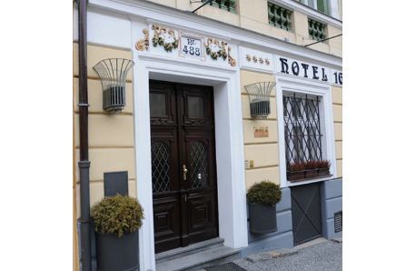 Boutique 16