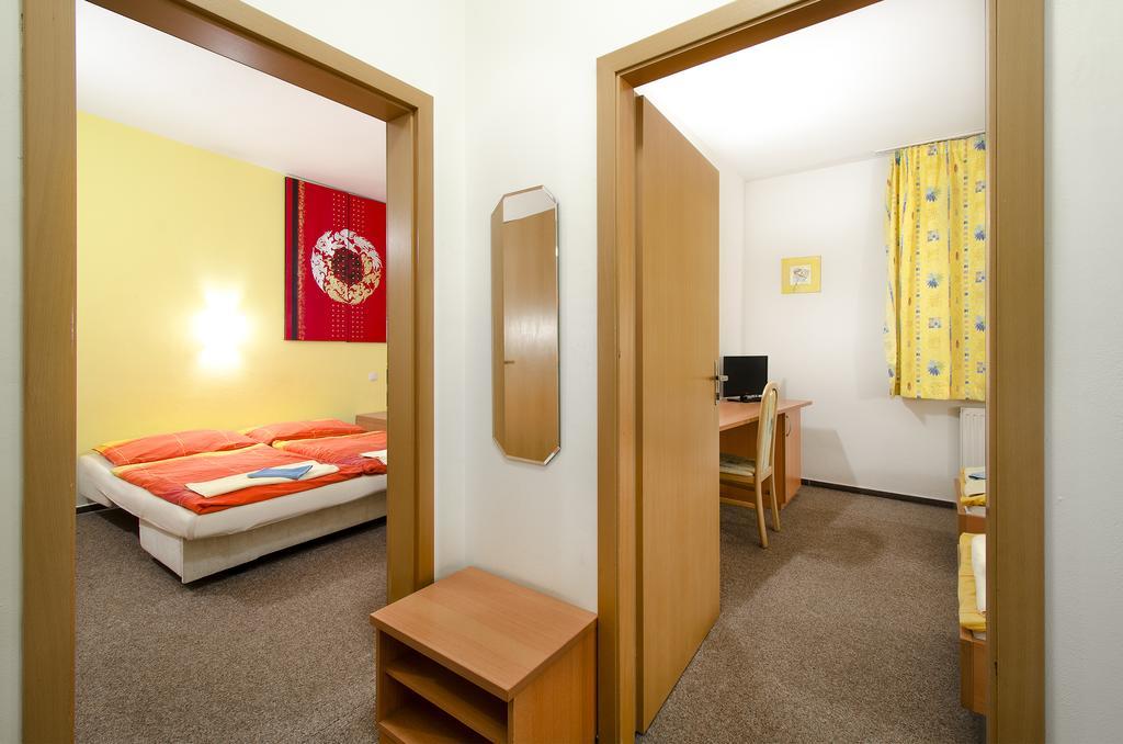Hotel Imos Prague