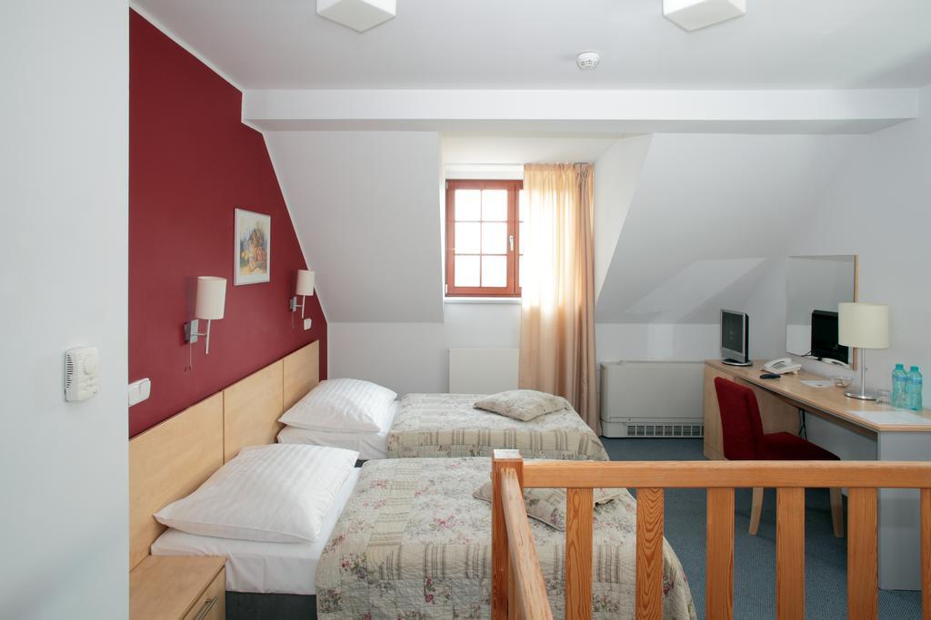 Otel Chvalska Tvrz