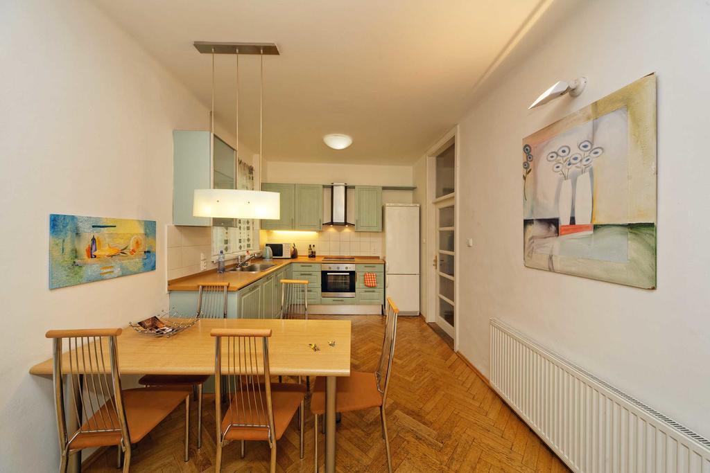 Apartment Myslikova