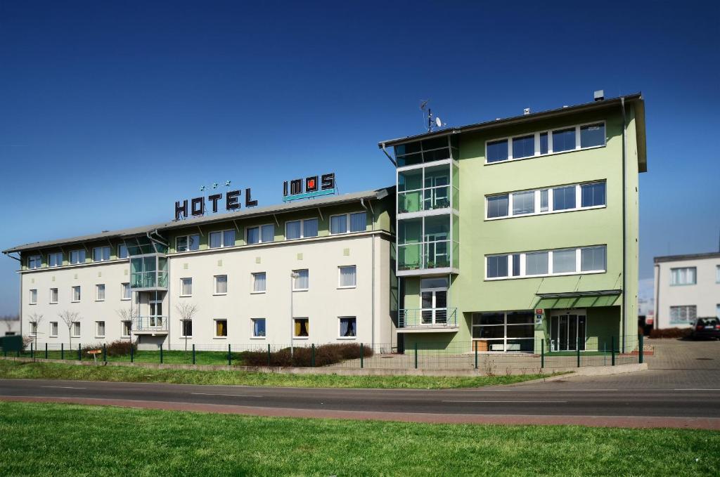 Imos Hotel 3*