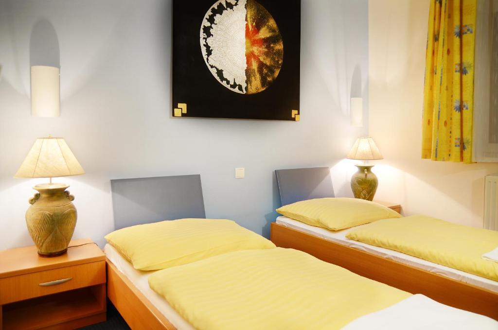 Imos Hotel 3*