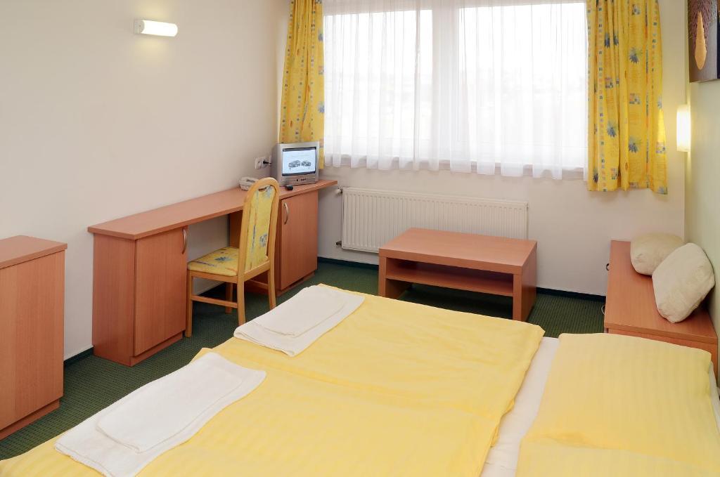 Imos Hotel 3*