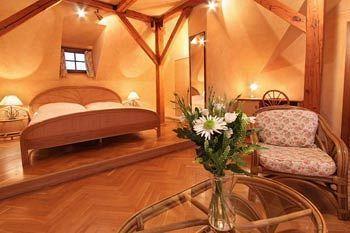 Hotel At The Golden Scissors 4*