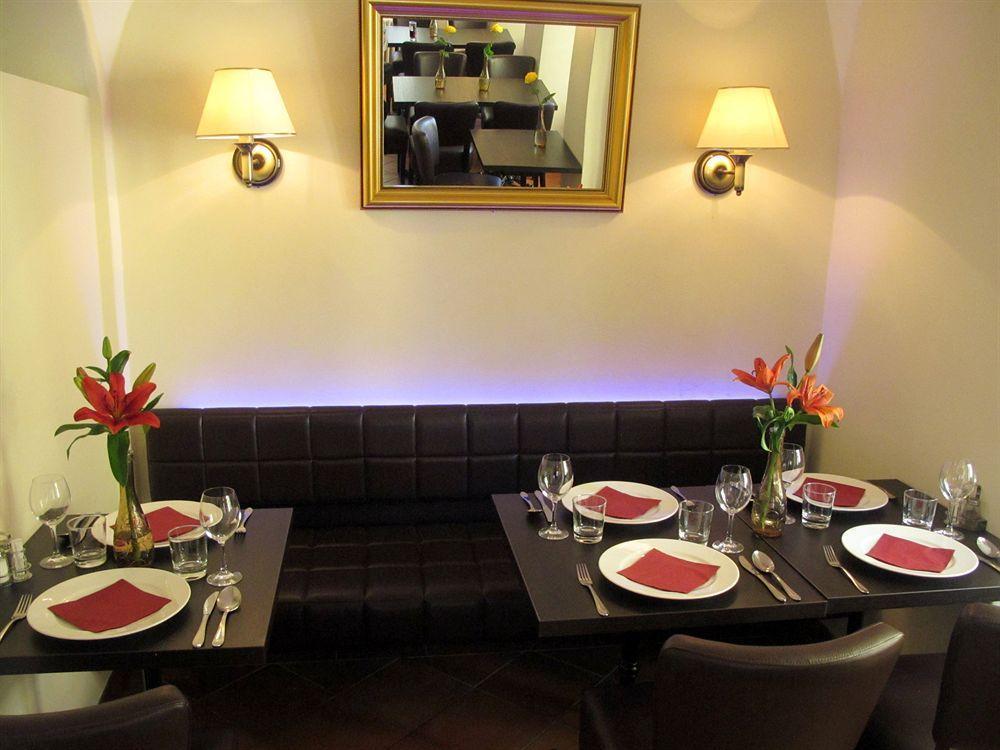 Hotel At The Golden Scissors 4*