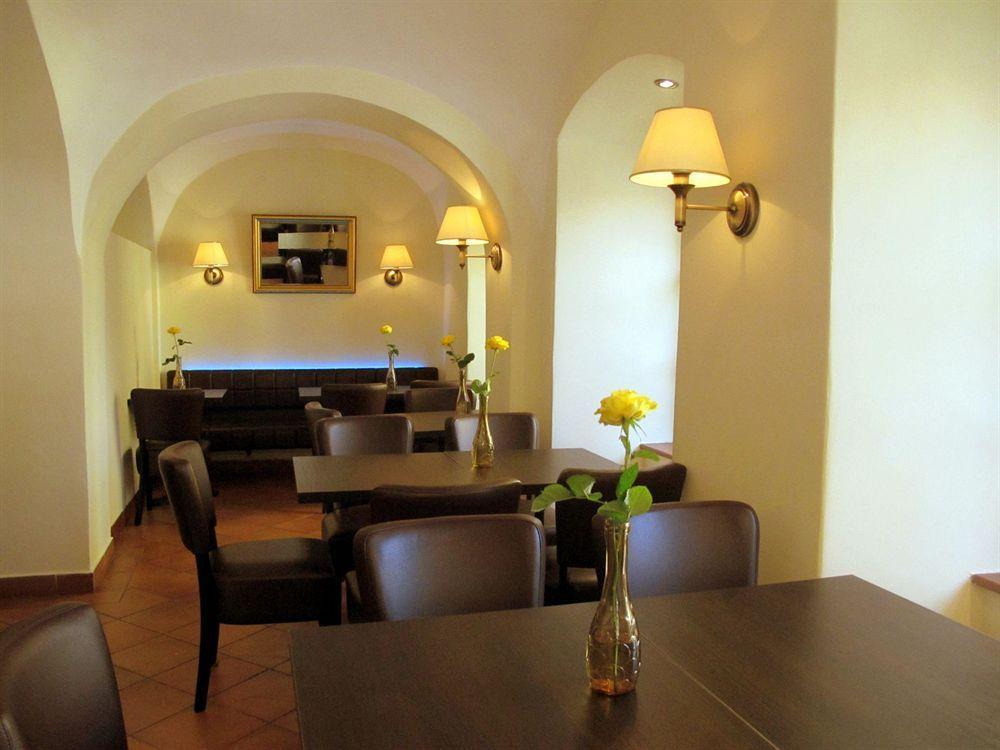 Hotel At The Golden Scissors Prague