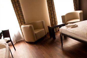Hotel Miss Sophie's New Town & Wellness 4*