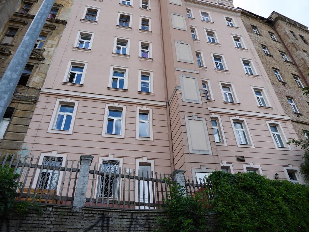Apartment Victoria Design - Rehorova Prague