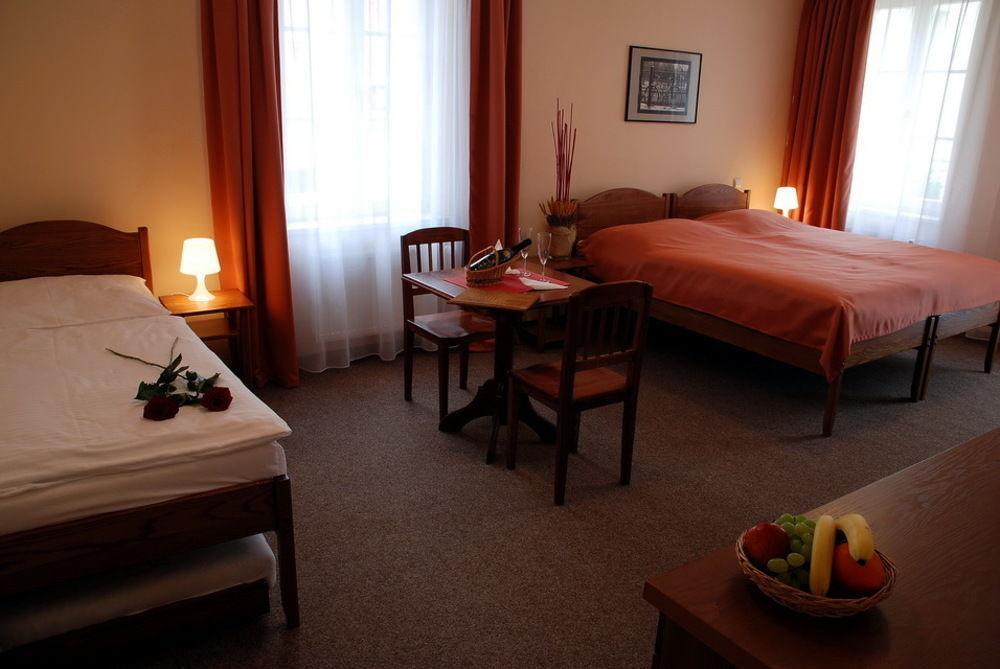 Otel Karlin 3*