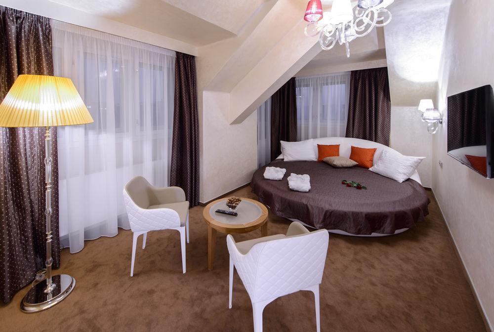 Otel Mysterius Carnival Prag