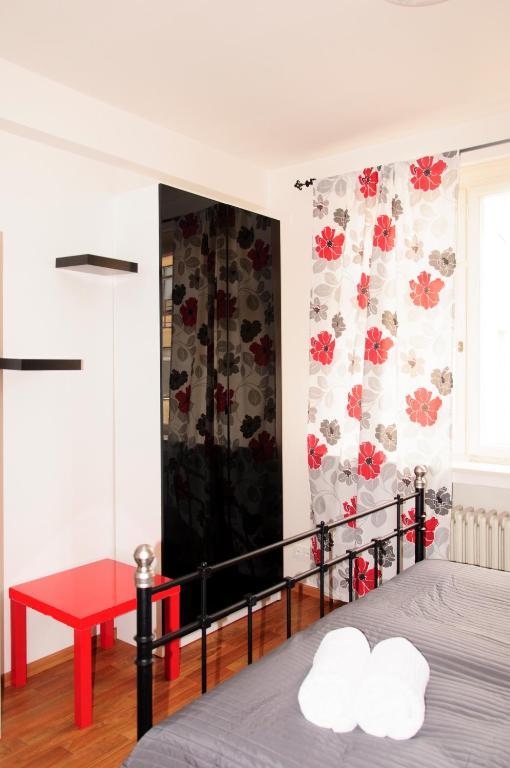 Apartment Center *
