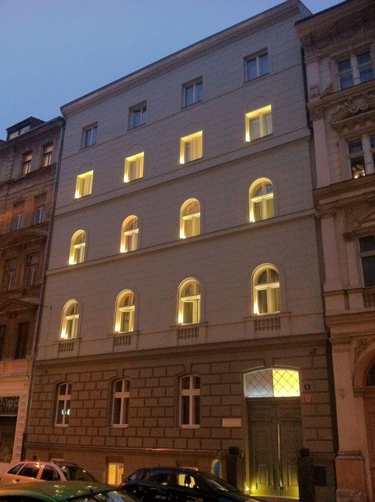 Pure White Hotel