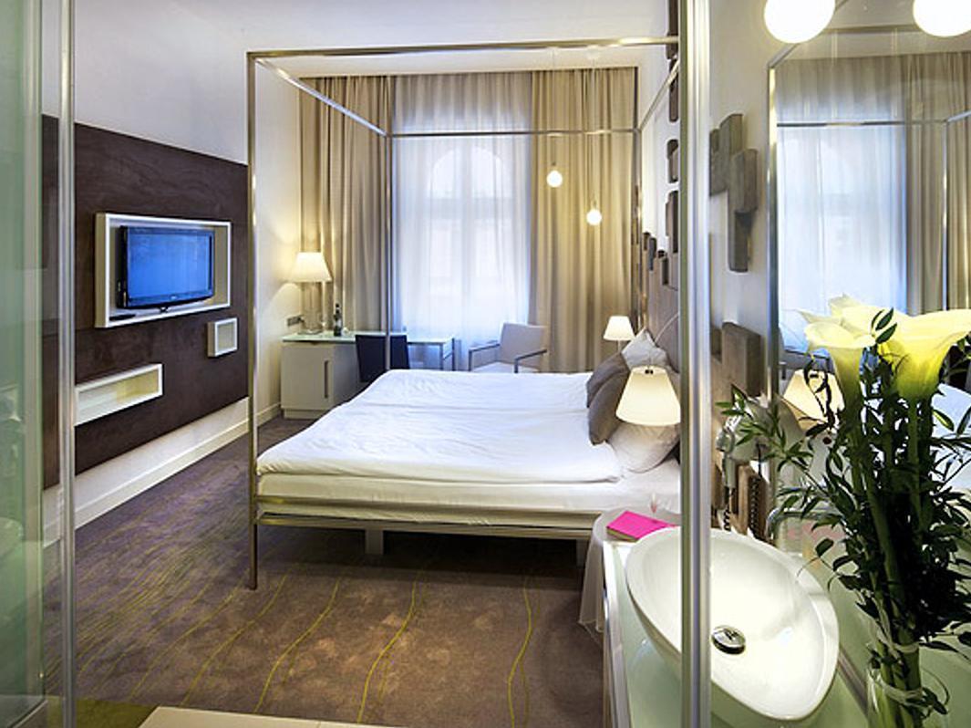 Pure White 4* Praga
