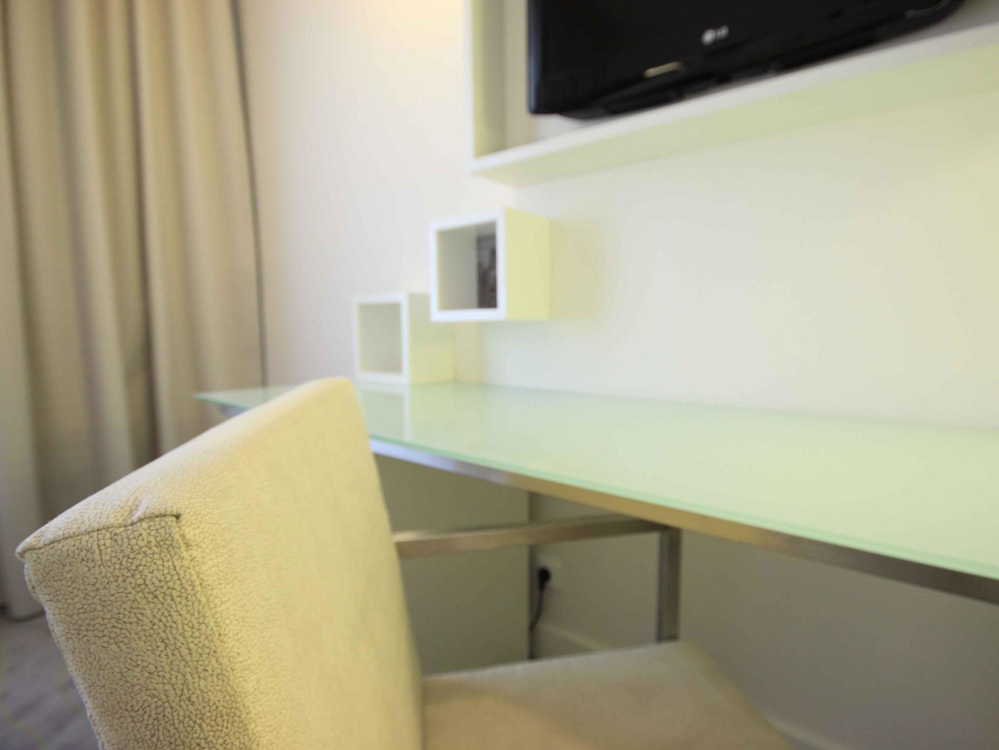 Pure White Hotel 4*