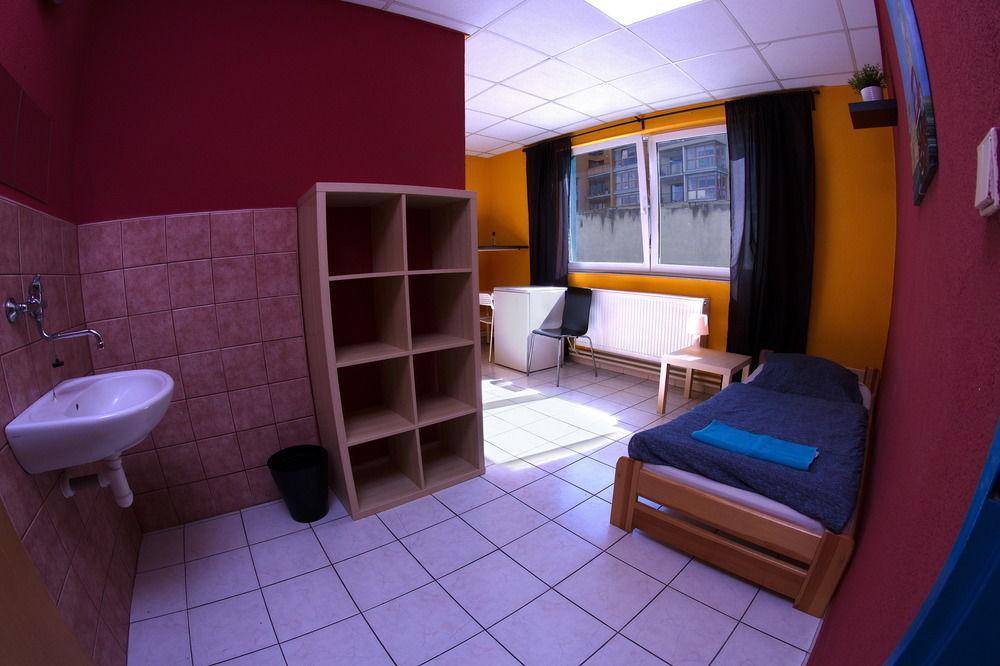 Seven Hostel *
