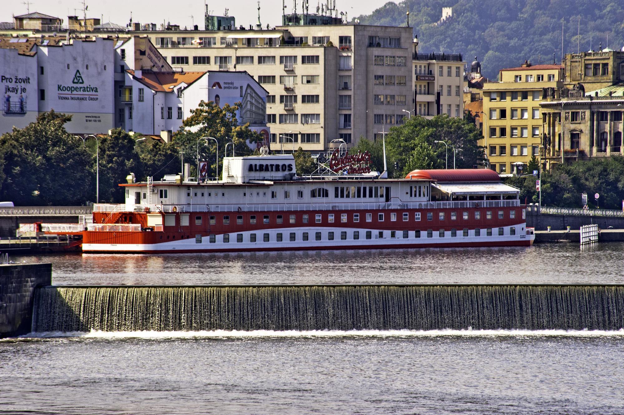 Albatros Botel
