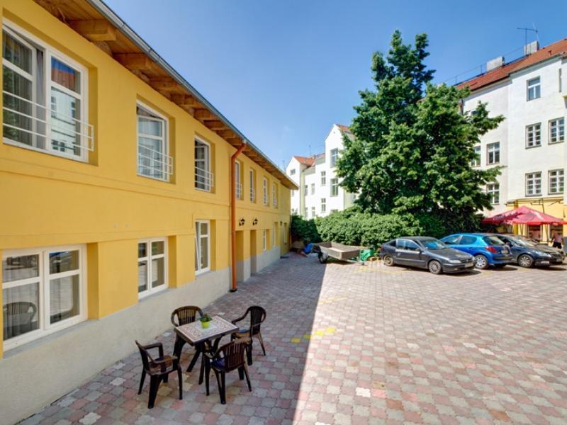 House Zizkov 3*