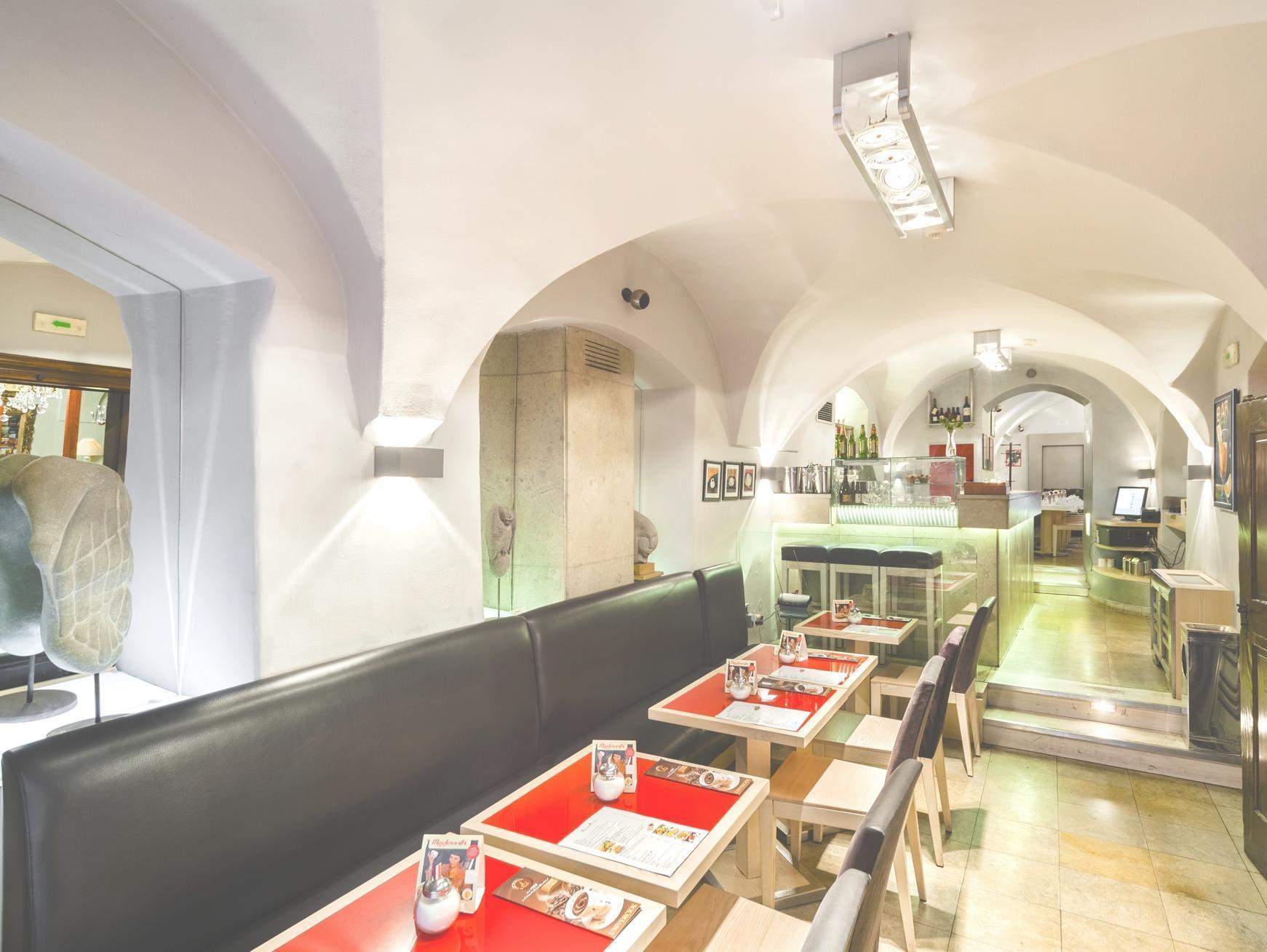 The Golden Wheel 4* Prague