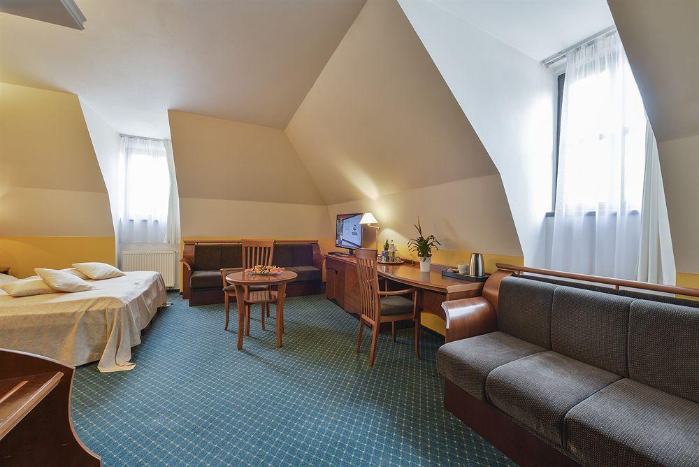 Schwaiger 4*