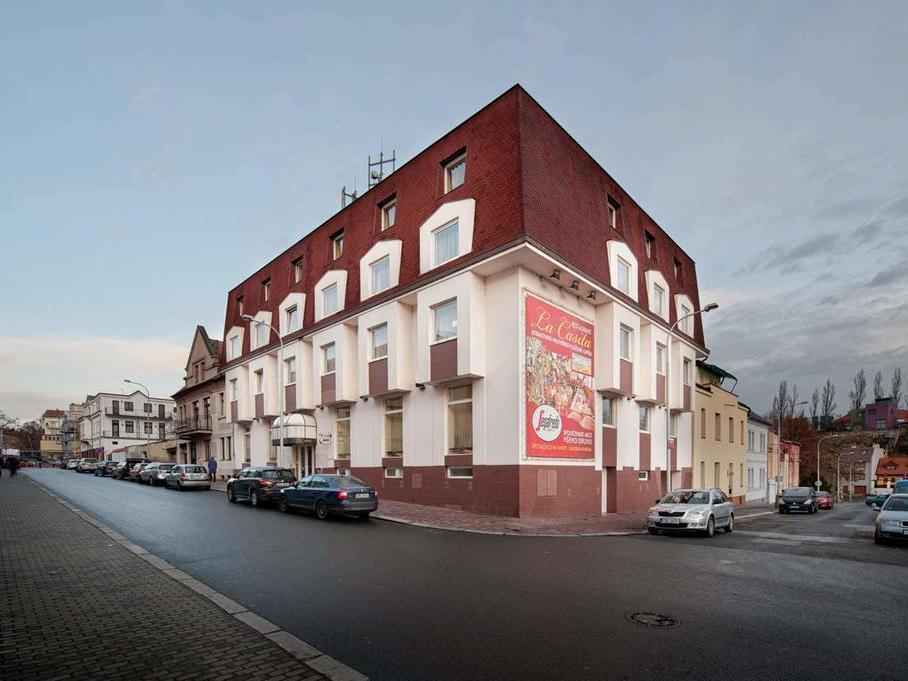 Henrietta Hotel 3*