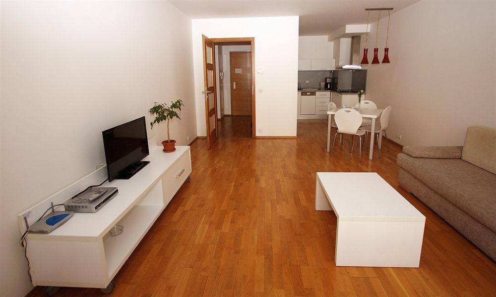 Angel Aparthotel 3*