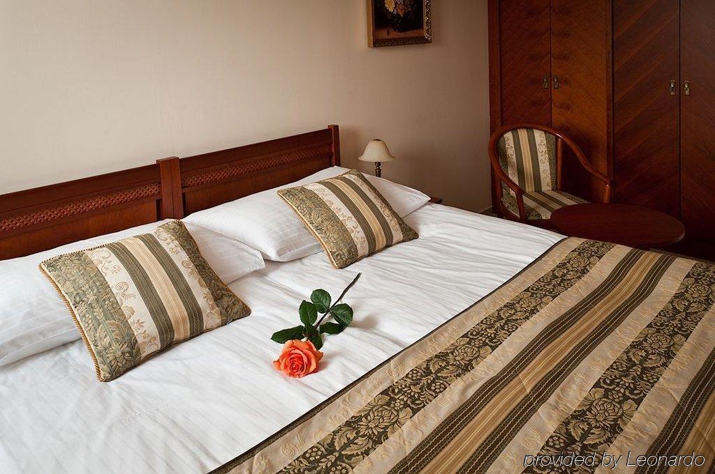 Amigo Centre Otel 4*