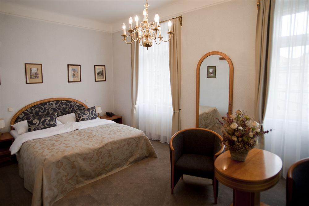 Pod Vezi Otel Prag