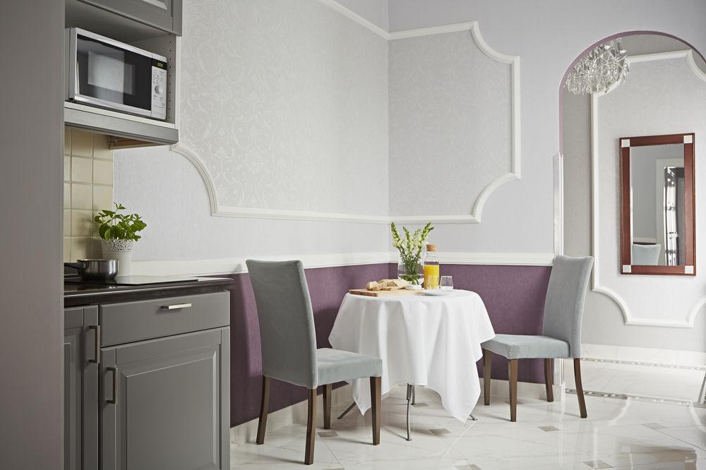 Almandine Aparthotel Praga