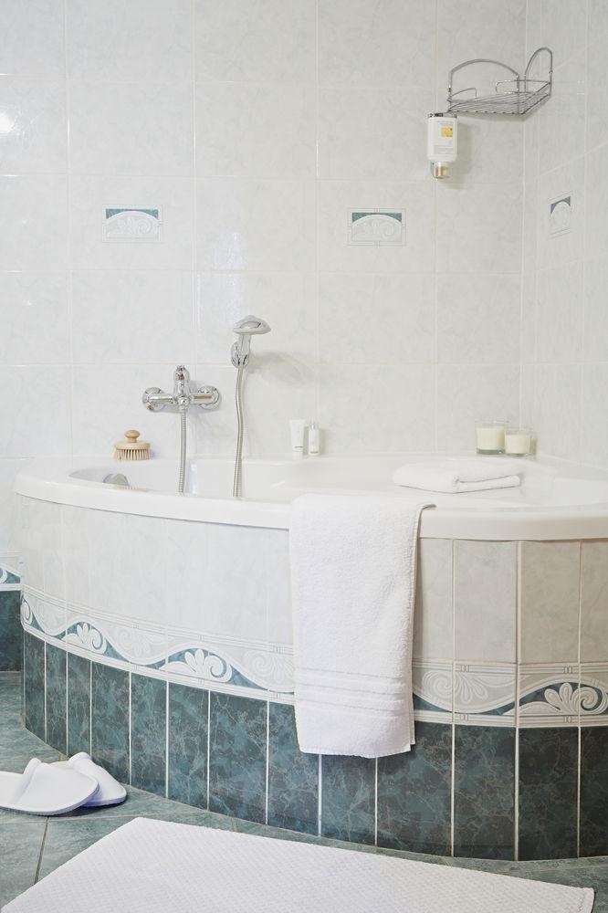 Almandine Aparthotel