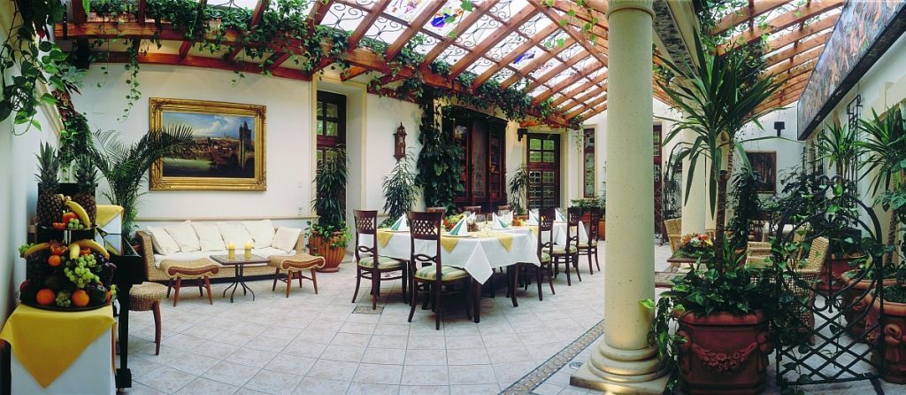 Garden Hotel