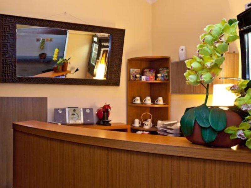 Hotel Emporio 4*