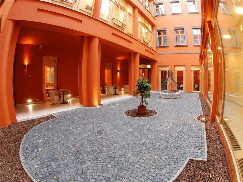 Hotel Ea Embassy