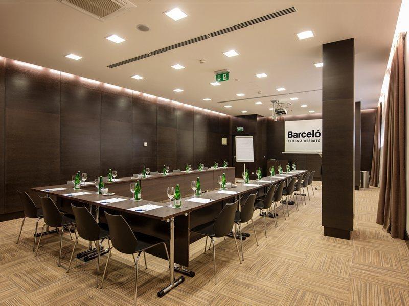 Hotel Occidental Five 4*