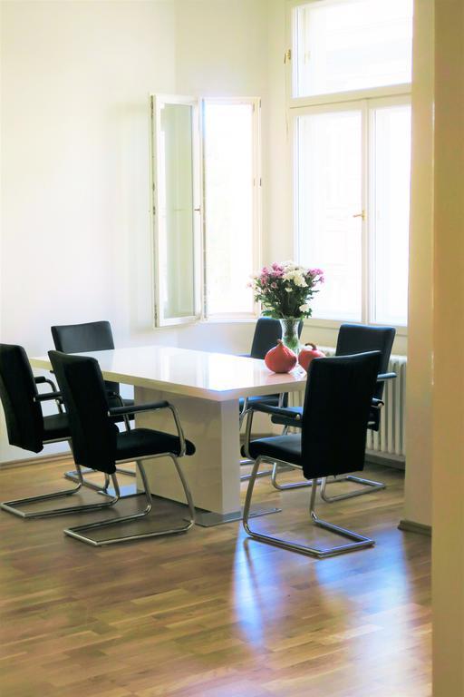 Apartment Old Town Square Superior - Valentin