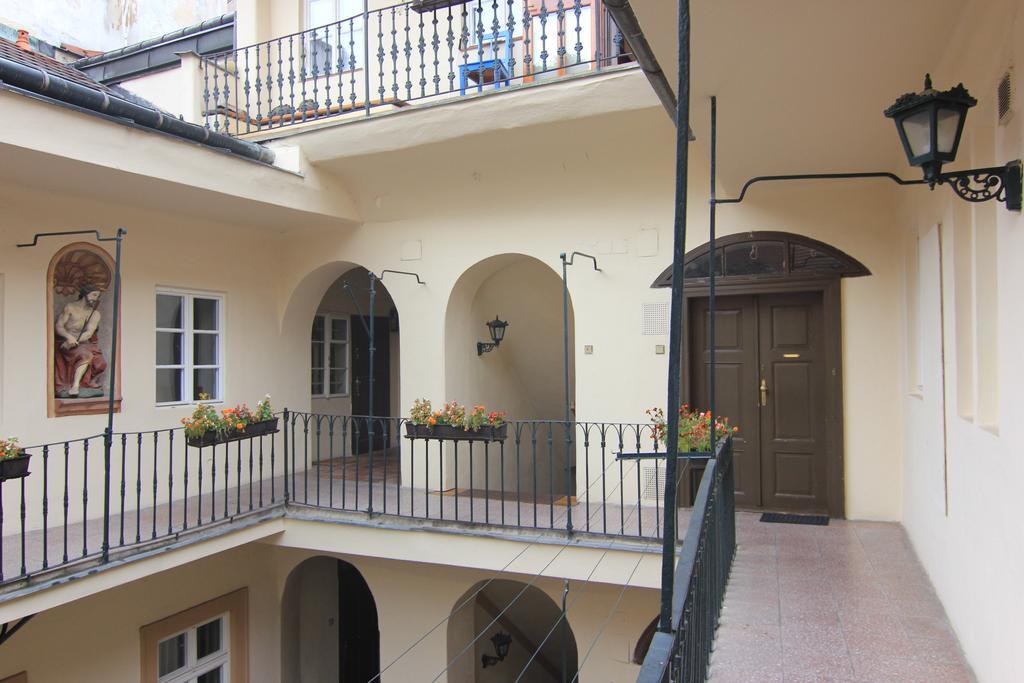 Vlasska House At The 3 Swallows Apartment Prague