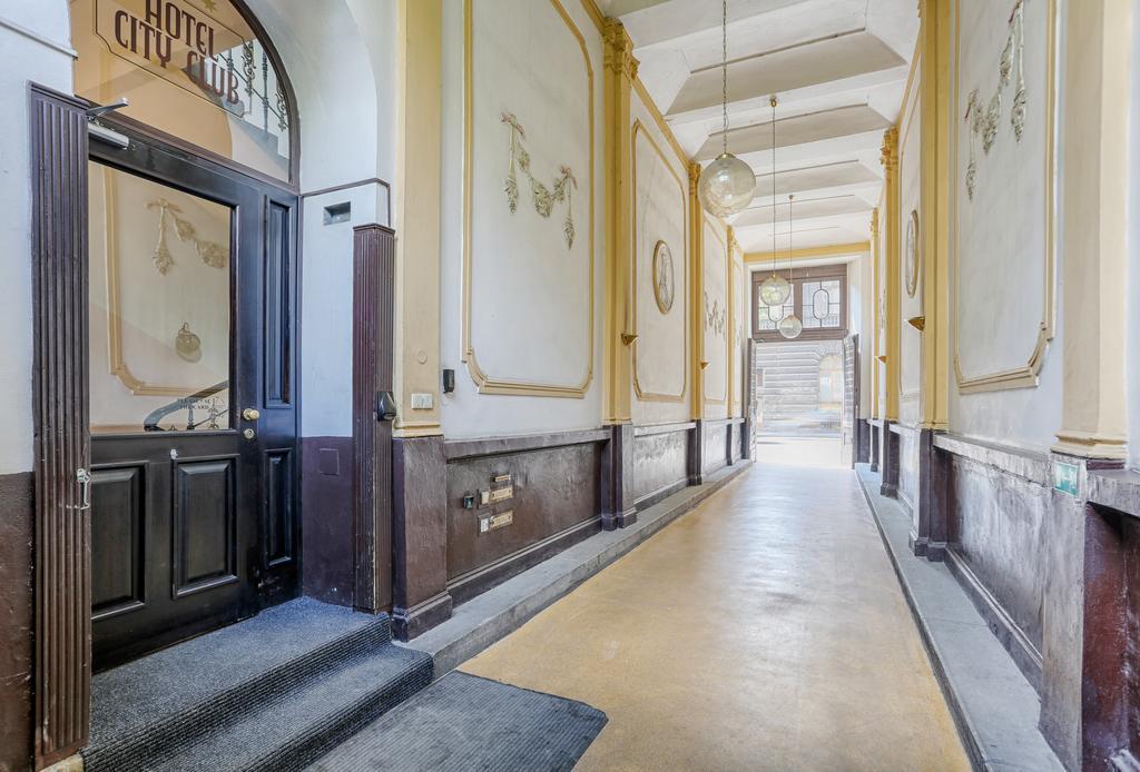 Club Hotel