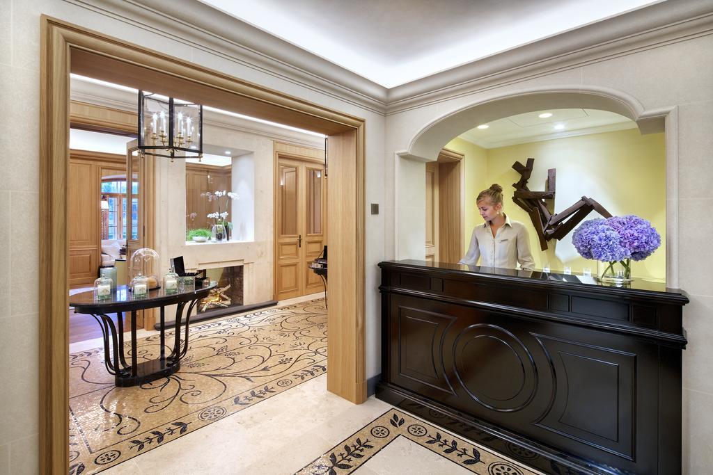 Four Seasons Hotel