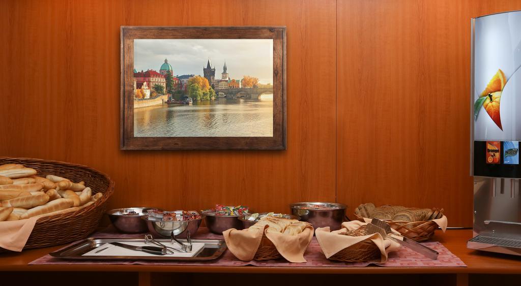 Club Hotel 3*