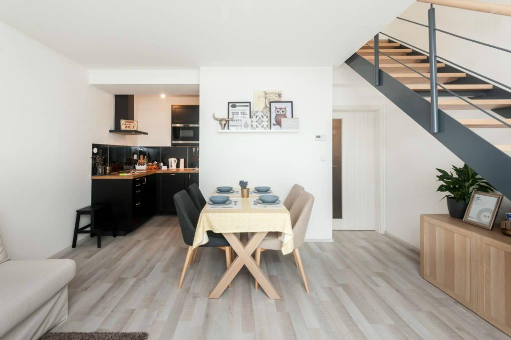 Kent Ridge Loft, Sokolska