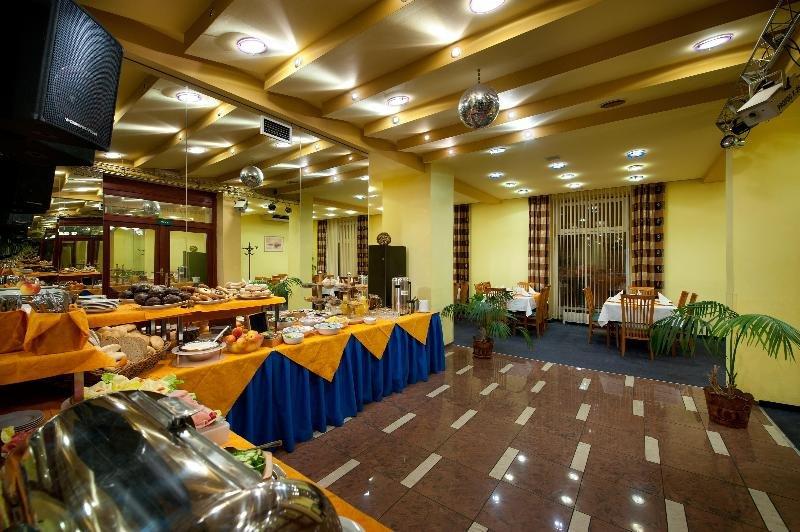Henrietta Hotel