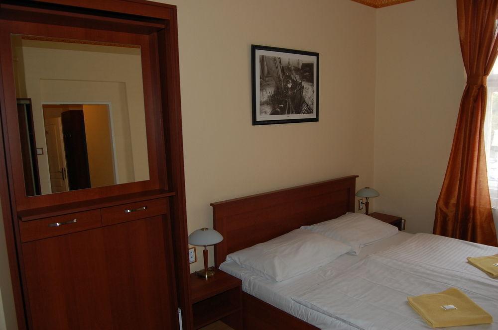 Akat Guest house