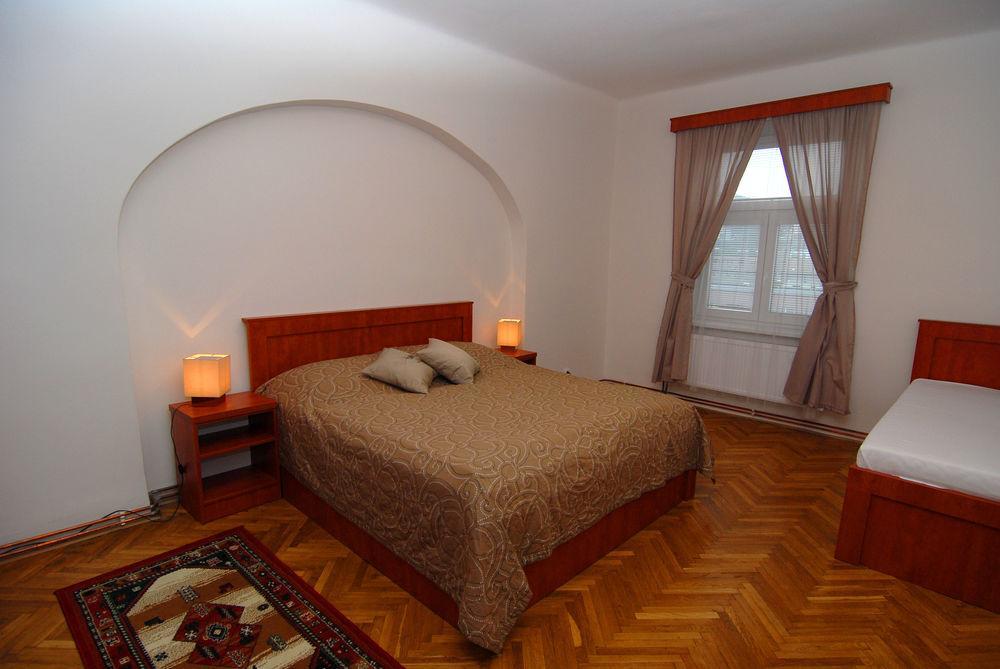 Akat Guest house