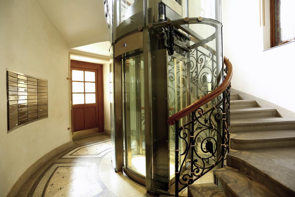 Luxurious In Parizska Street