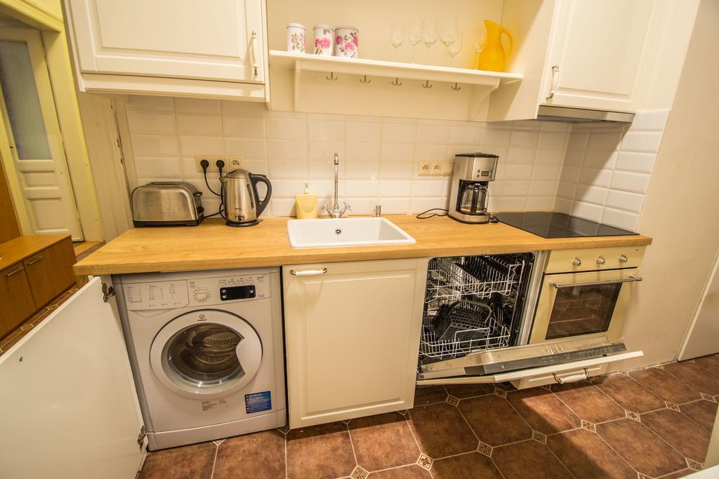 Colonial Ruterra 2bdr Apartment Prague