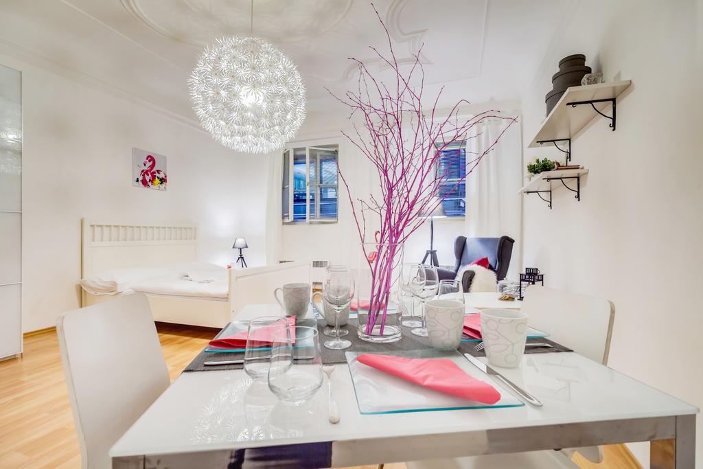 White & Woody Quadrio Apartments Apartment