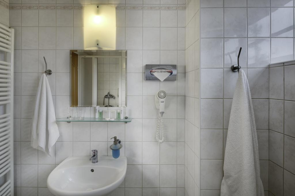 Otar Otel 3*